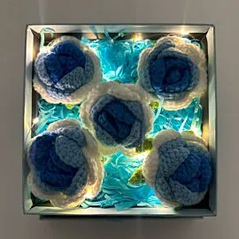 5 blue crochet rose in light up square box