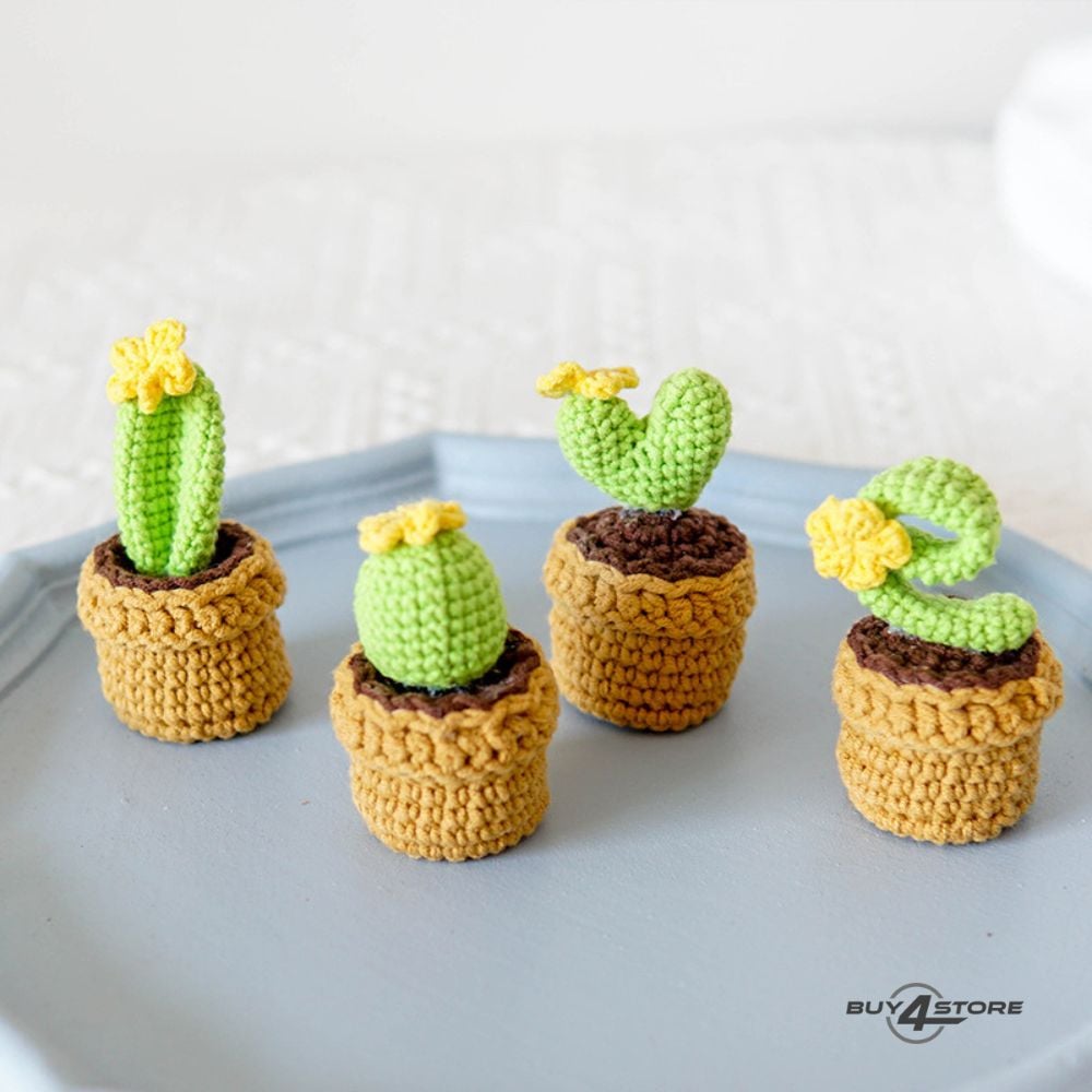 crochet cactuses in a crochet pot - LOVE design