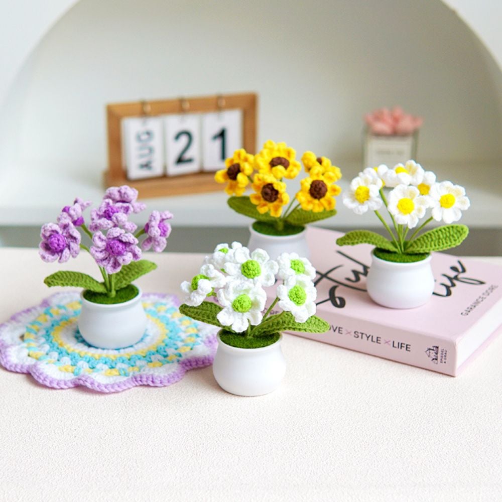 crochet daisies in pots